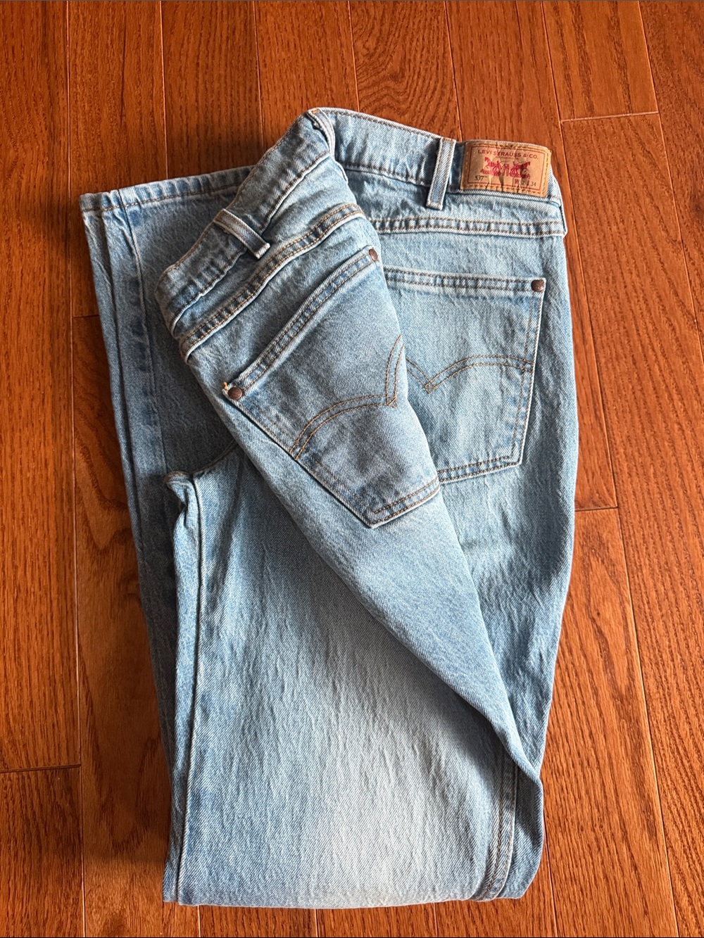 Levi’s 537 Bootcut Light Wash Jeans size 32x34